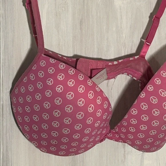 PINK Victoria's Secret Peace Sign Bra in Pink - Picture 5 of 5